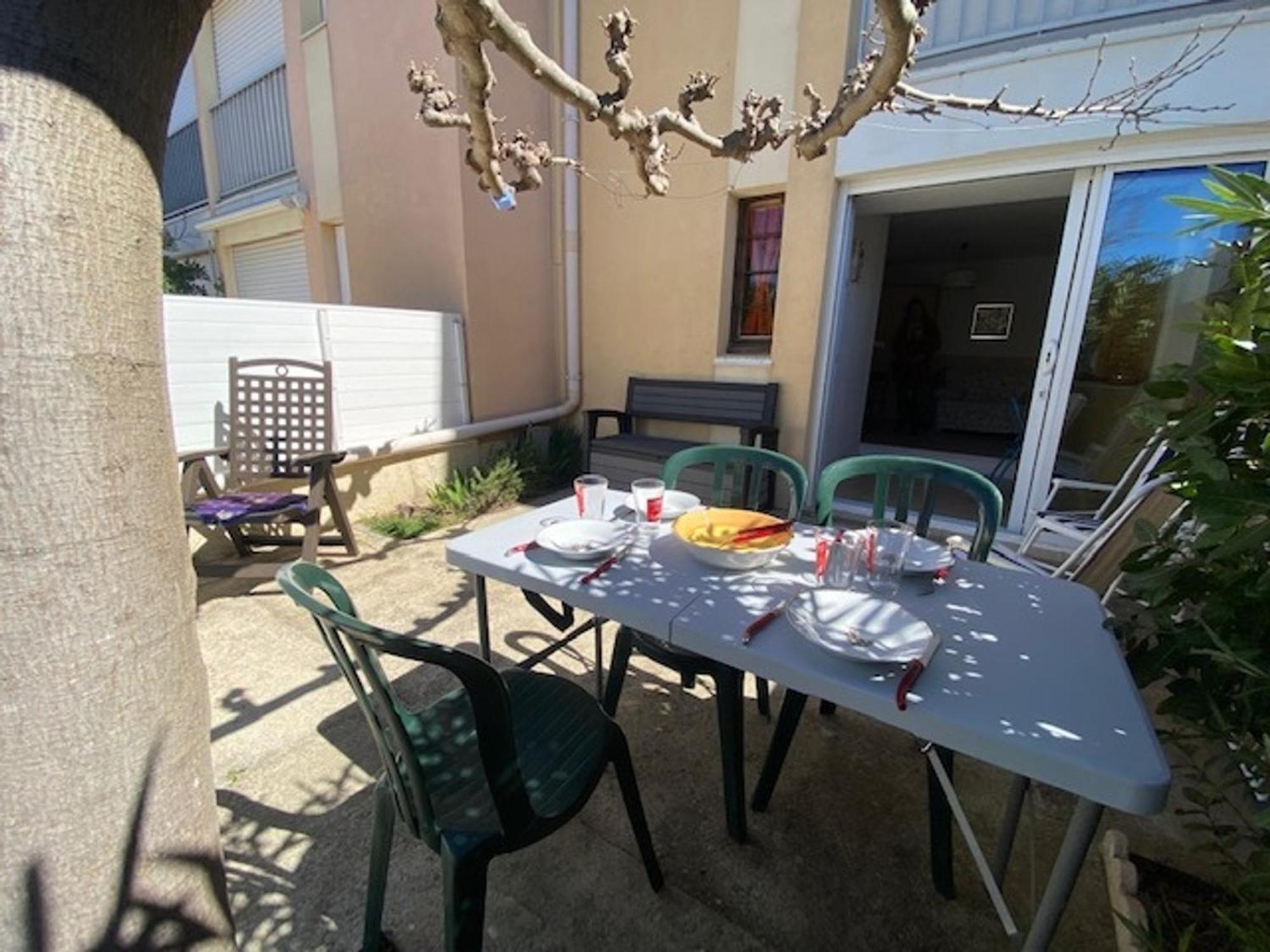 Coquet T2 A - Cour Arboree, Parking, Proche Et Commerces, 4 Pers. - Fr-1-795-14 * Narbona